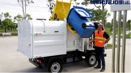 self-loading garbage truck