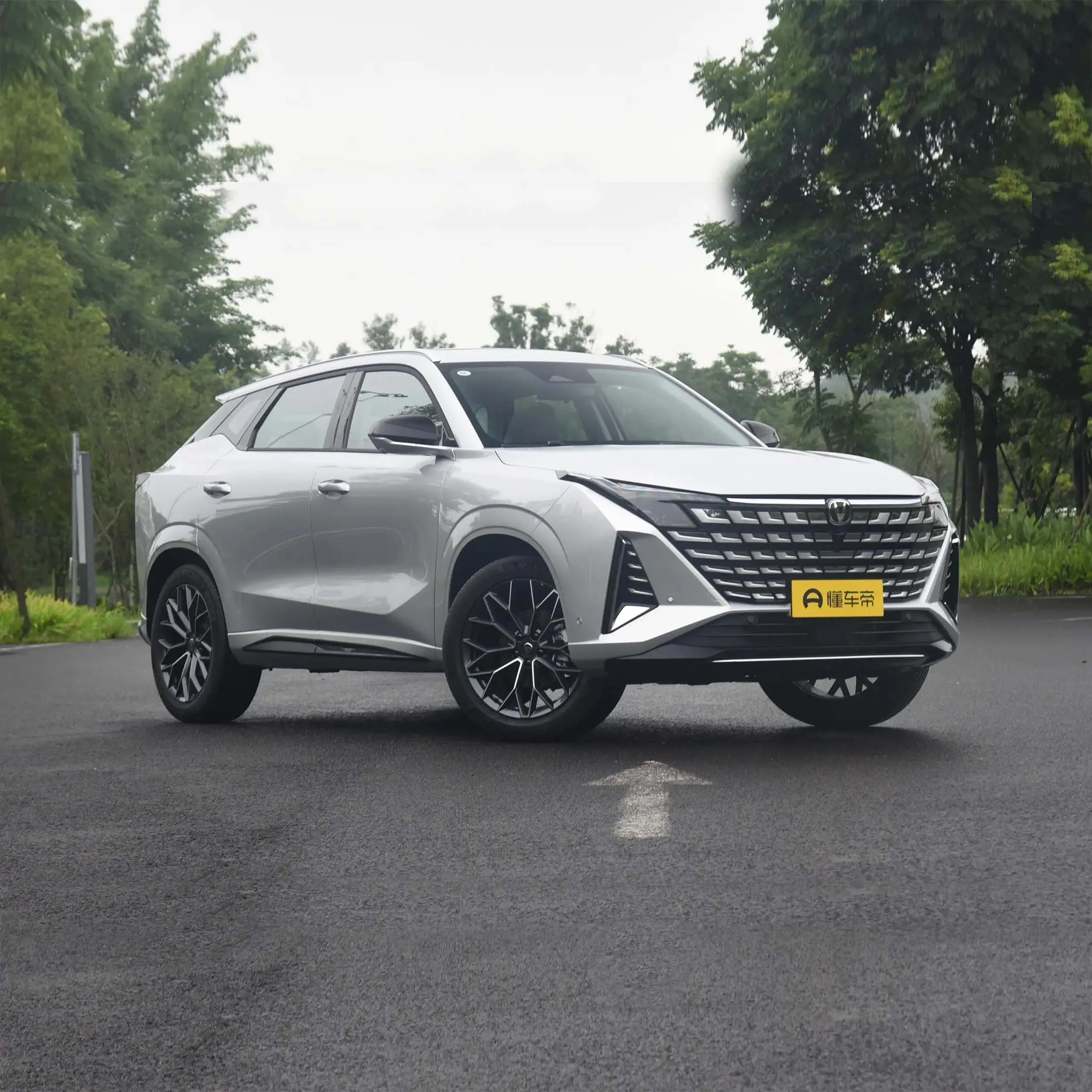 Hot Changan Uni-z Plug Hybrid Power E-Cvt Continuously Variable Transmission Petrol Cars Used New 2024 Classic Car Petrol uniz