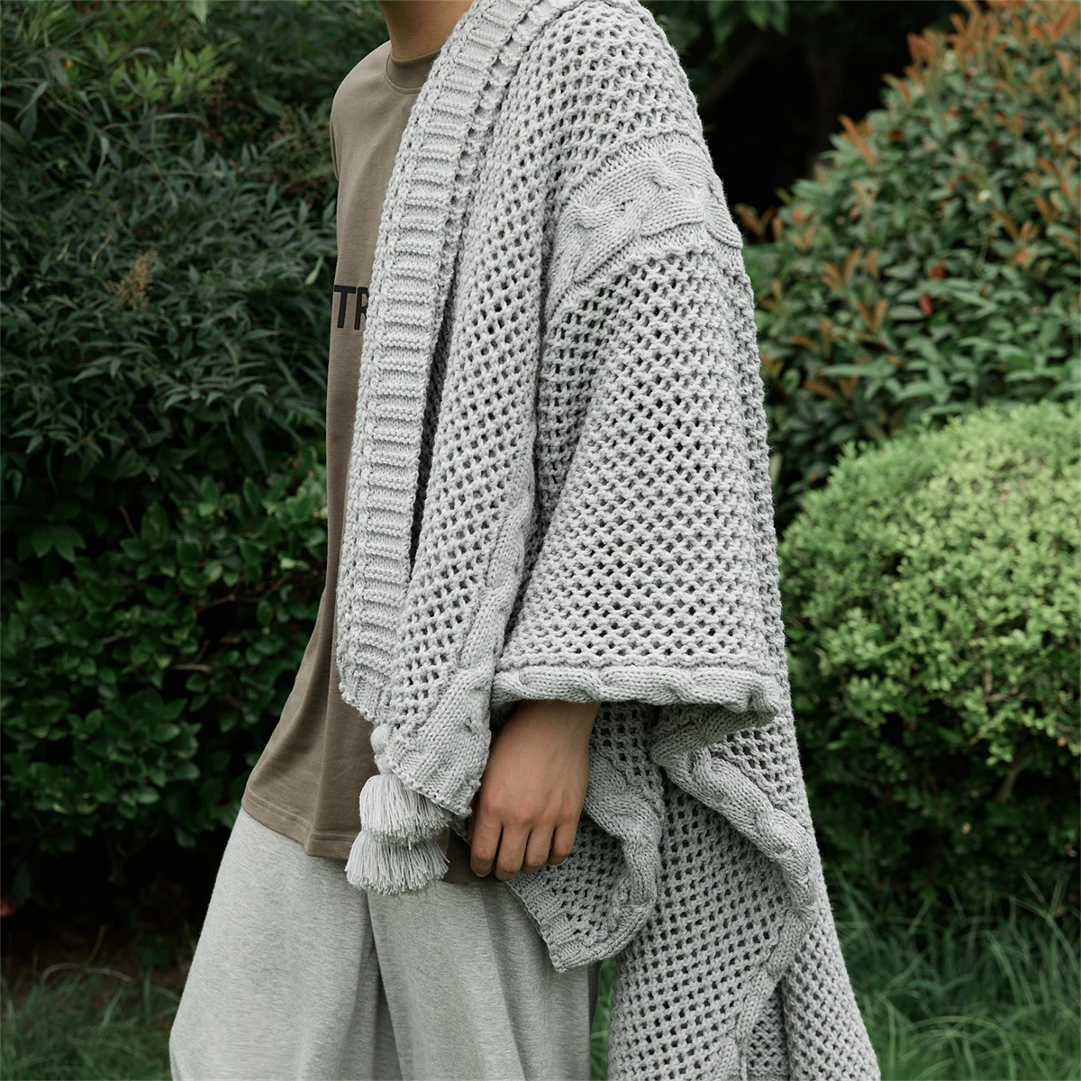 KS New Design Thin Hollow Pompom 100% Acrylic Knitted Throw Blanket Solid Cutout Home