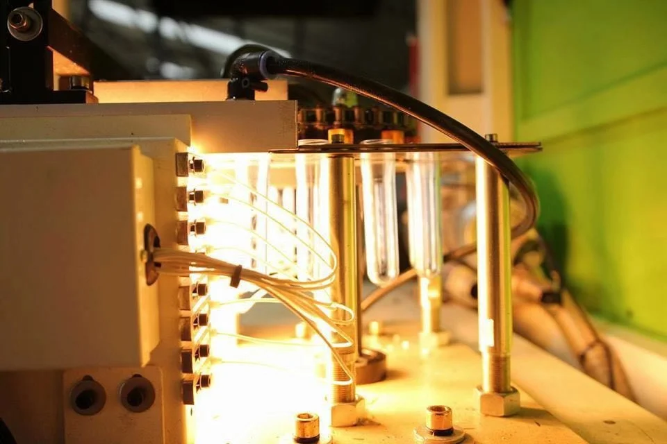 Plastic Bottle Blow Moulding Machine 3 Cavity Blower