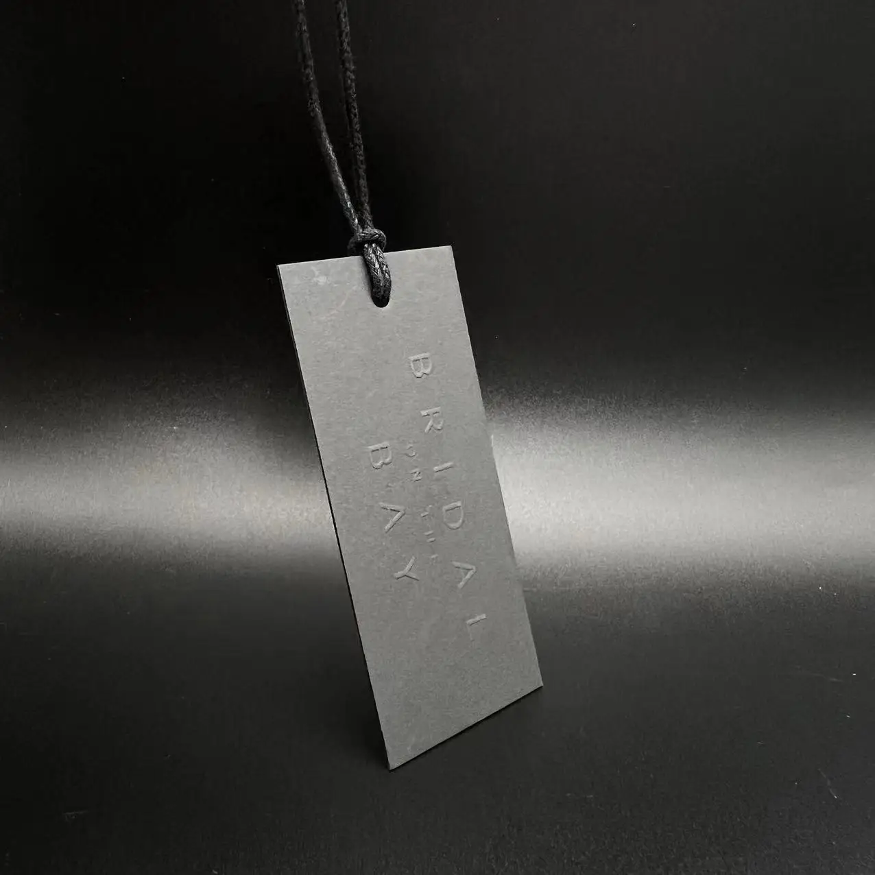 Customized Design with Embossed Printing Hang Tags Recyclable Paper Clothing Hats Socks Shoe Tag