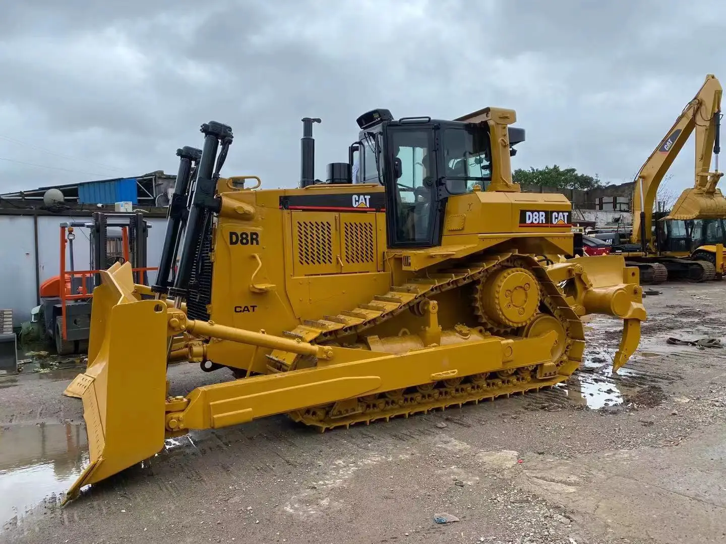 Hot Selling Secondhand cat D8R Bulldozers in china yard for sale Used CAT D8R compactors At Low Price