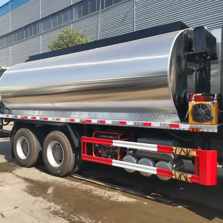 Safe and Reliable Truck and Special Truck for the Asphalt Distributor Truck with 6-16cbm Tank Capacity for Hot Sale