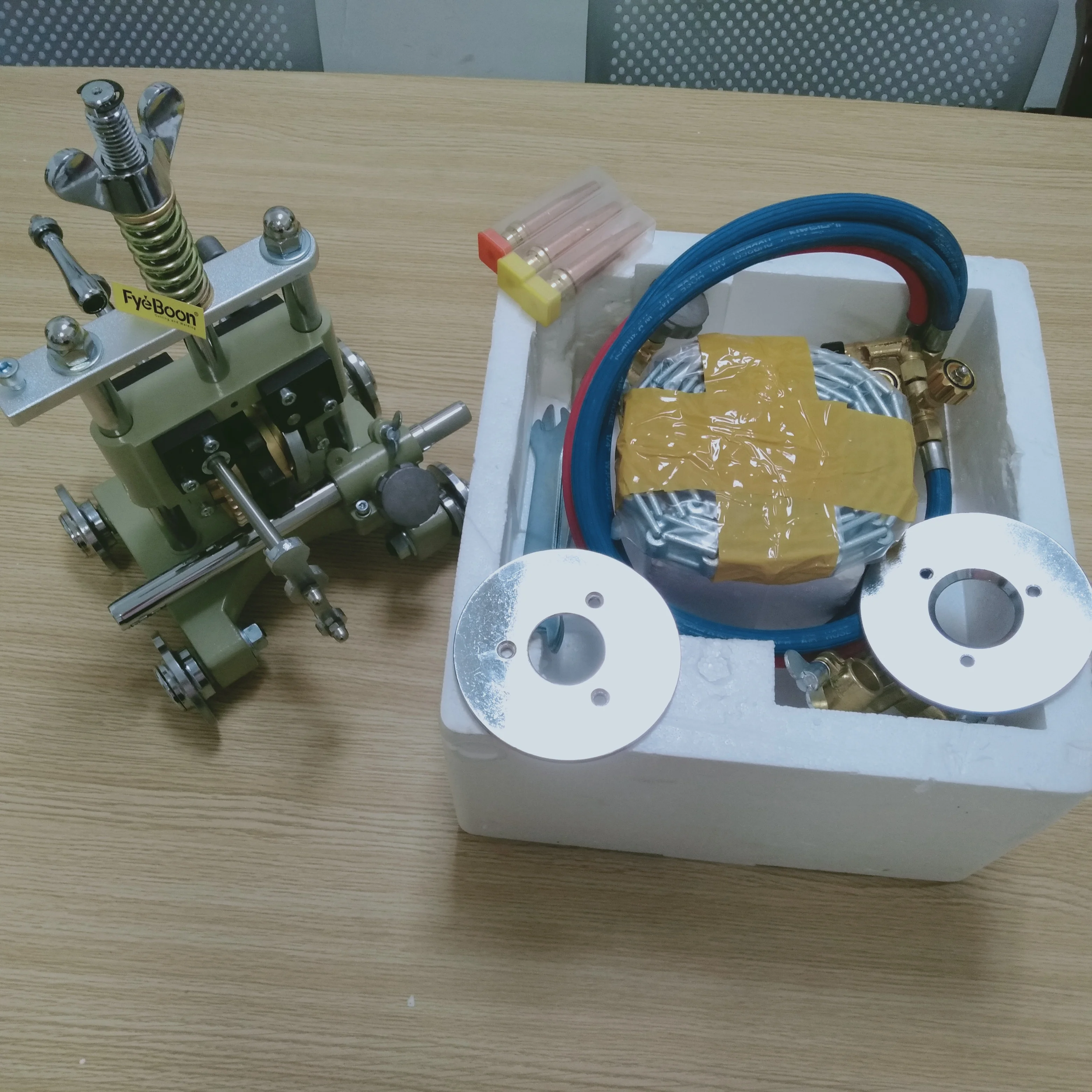 Удобный цепной труборез с конической резкой