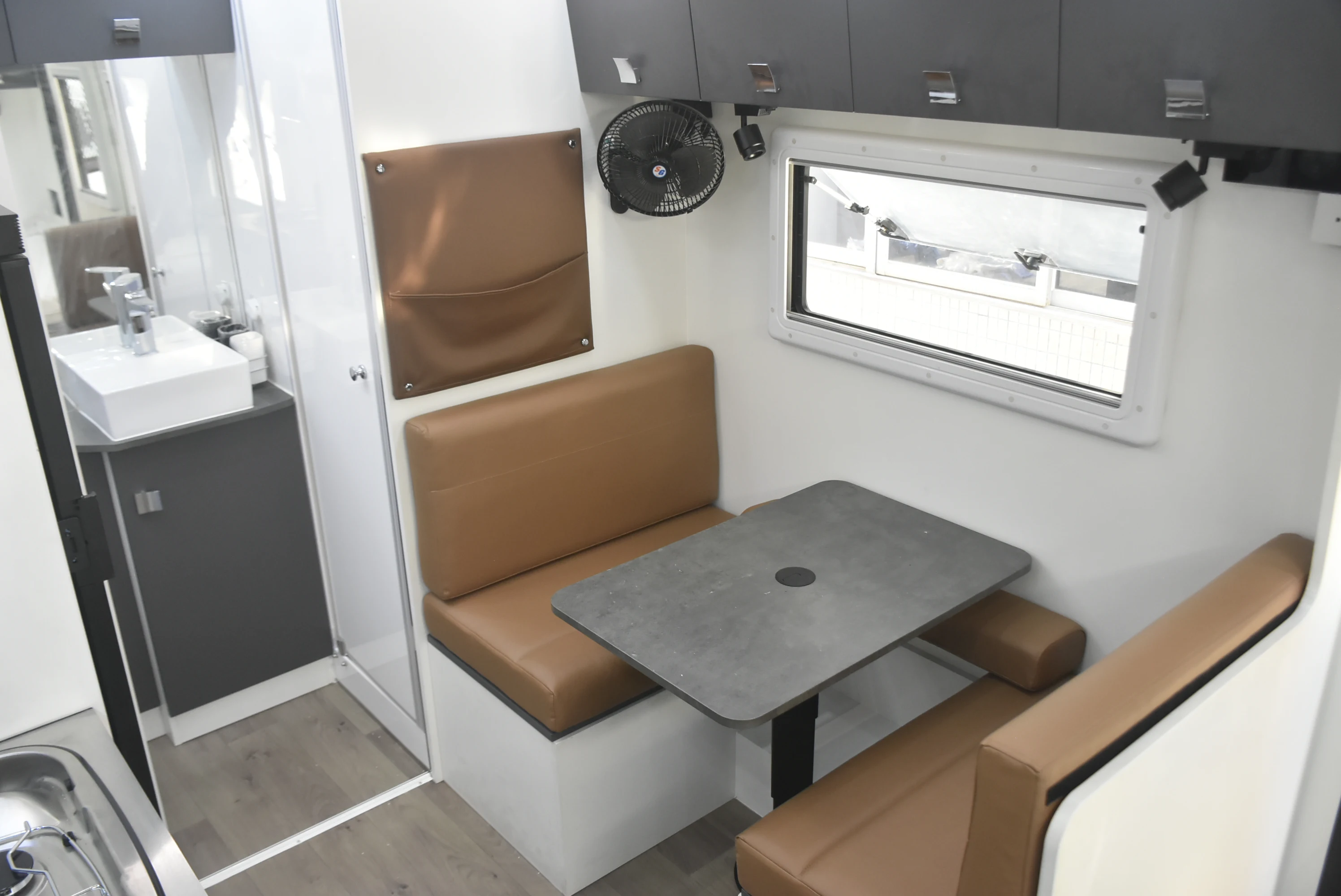 16ft hardtop off road caravan  for Australia and New Zealand