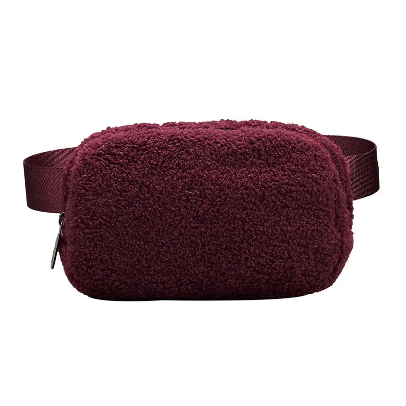 2023 Wholesale Everywhere Belt Bags Global Trending Style Fur Waist Bag Fleece Yoga Running Fur Material Chest Bags for Winter