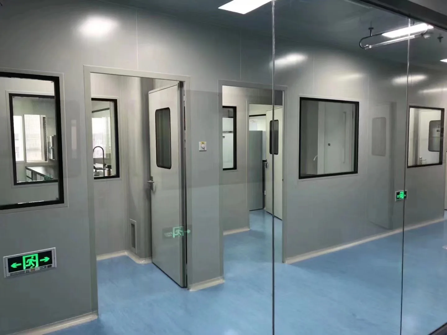 CE GMP Стандартный класс 100 ISO 5 ламинарный поток воздуха LAF чистые помещения для инъекционных препаратов Cleanroom Workshop