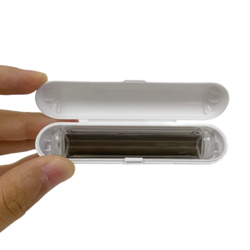 Portable Mini Travel Lint Roller Washable PU Material Pet Hair Remover for Hats Manual Use for Dust Wiping Cloth Cleaning