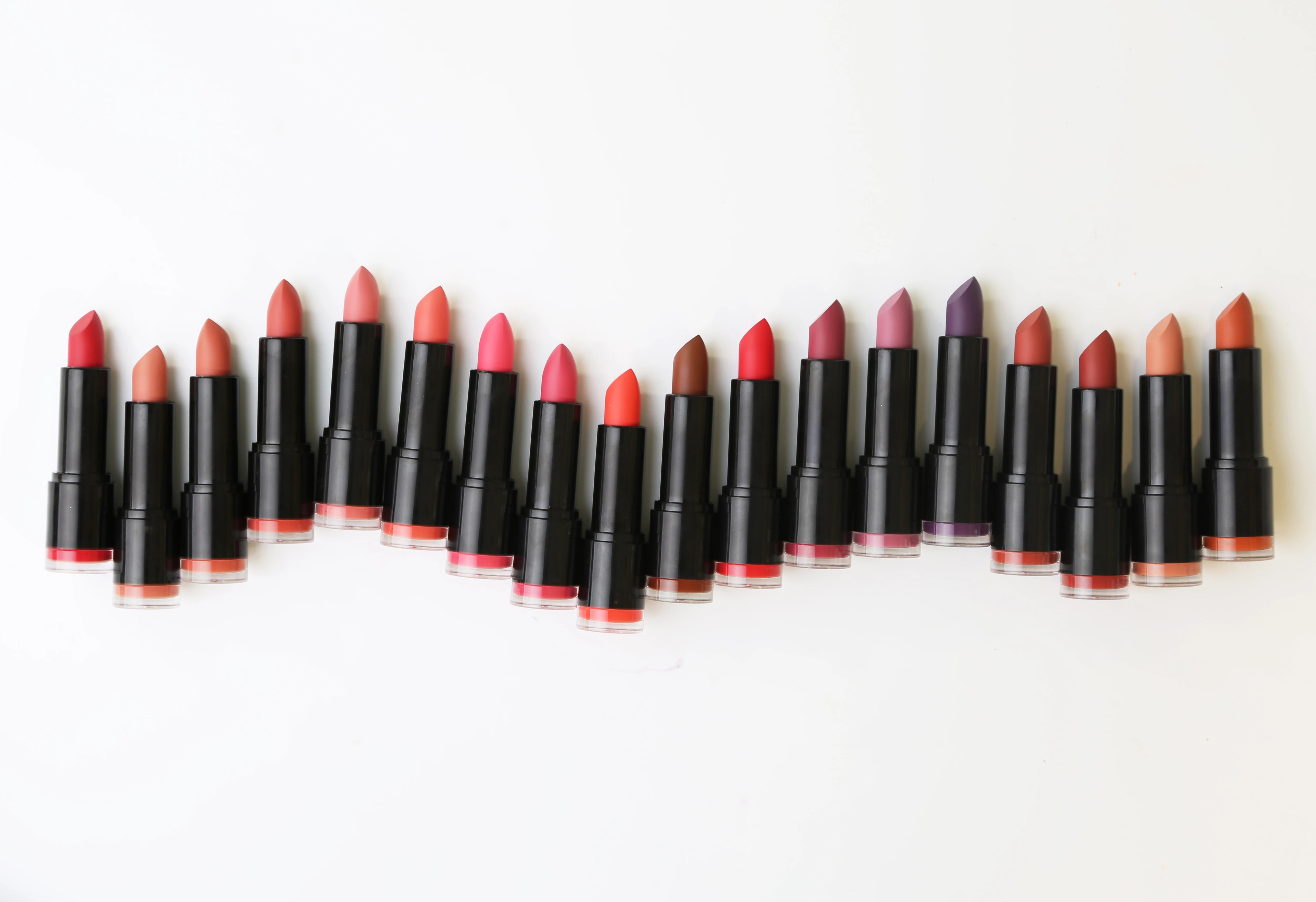 Private label long lasting  highly pigmented water proof creamy matte lipstick