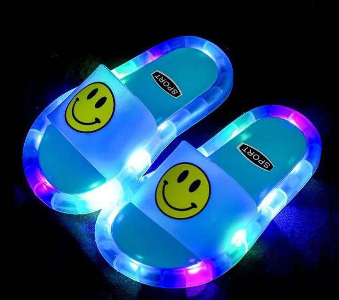 Красные светящиеся Детские Тапочки Tiktok, новая модель, нескользящая светящаяся обувь для девочек с мультяшным рисунком улыбки, оптовая продажа