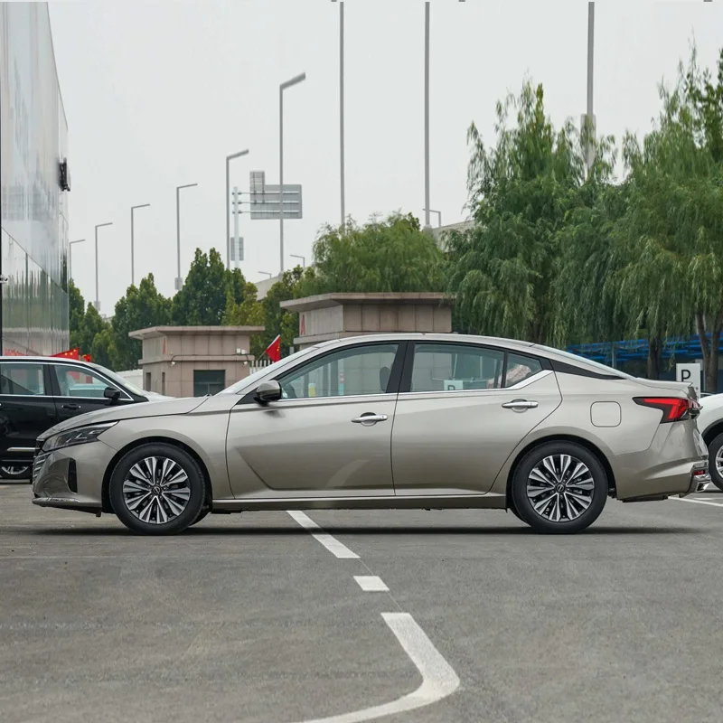 Wholesale Dongfeng car 2022 Nissan ALTIMA 5 seats 2.0L 2.0T CVT 2wd gasoline car Nissan Altima new car for sale