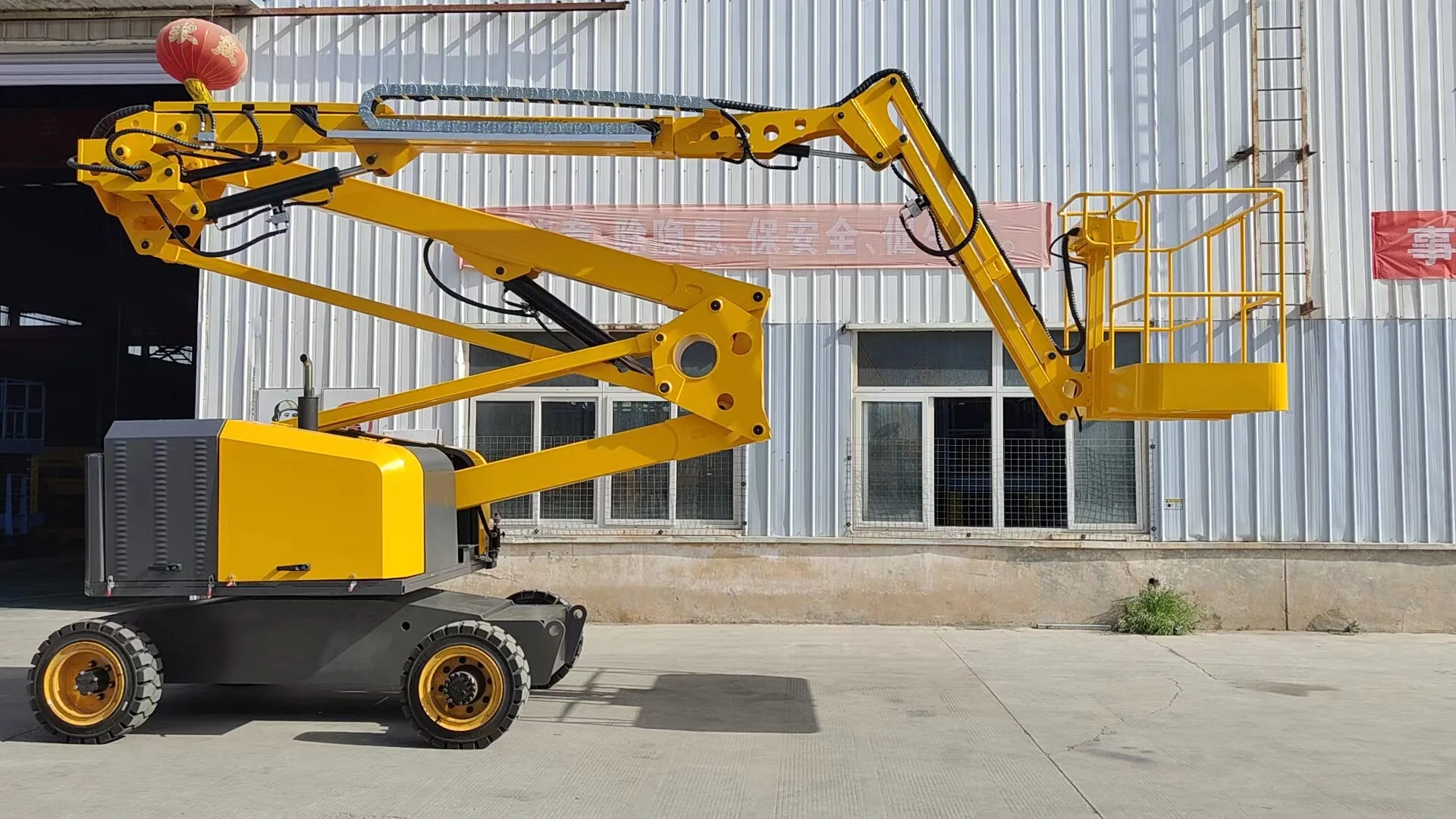 Best Selling hydraulic Trailer spider lift Boom lift pickup truck mounted articulated telescopic lift