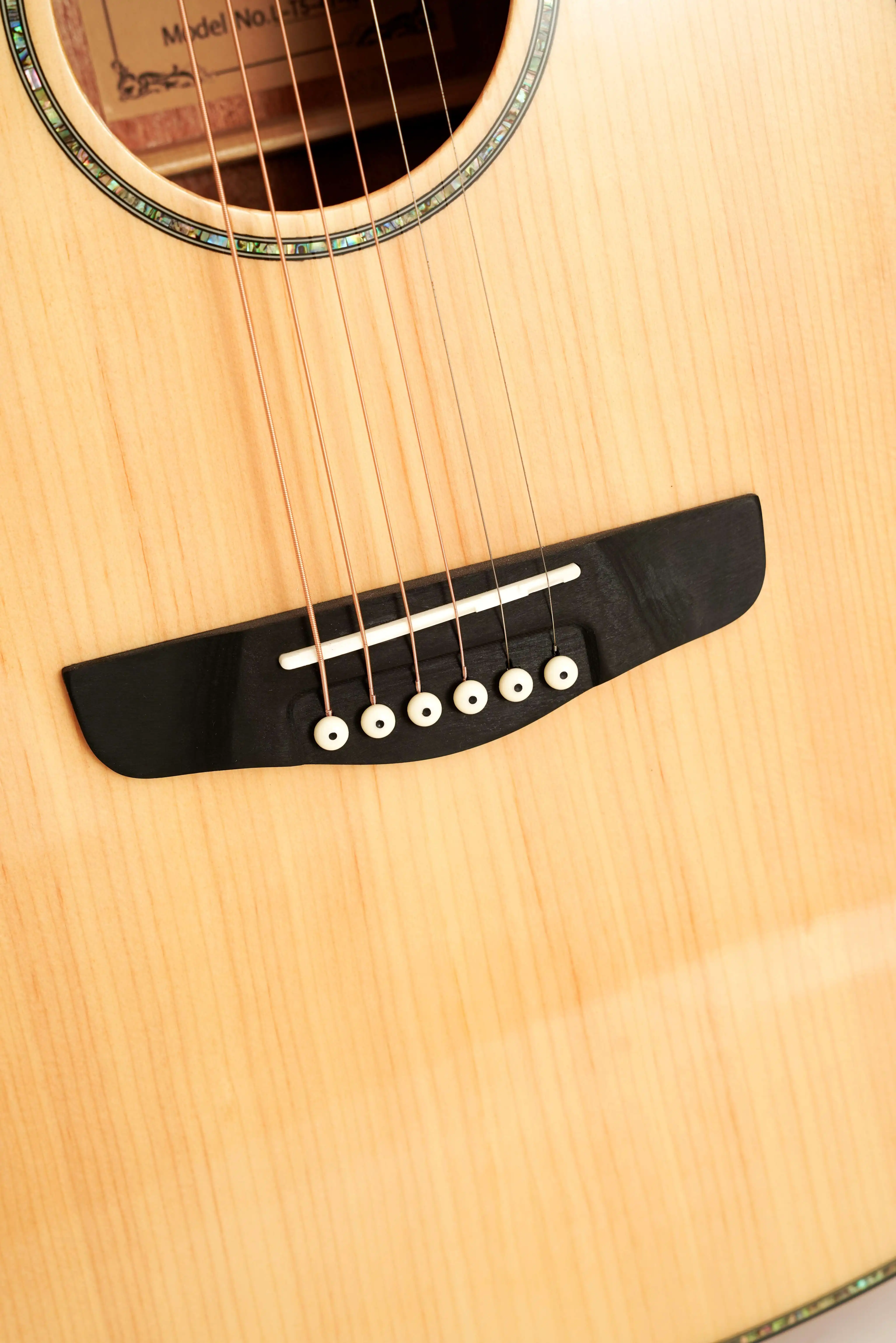 Semi acoustic guitar solid spruce wood acoustic guitar with EQ for playing