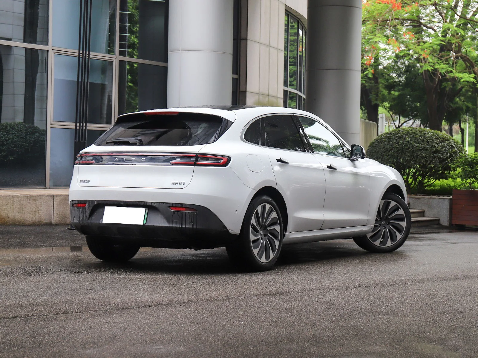 Chinese Manufacturer AITO EV Car M7 M5 1220KM Electric Car Automobile Used Cars Adults Hybrid SUV For Sale
