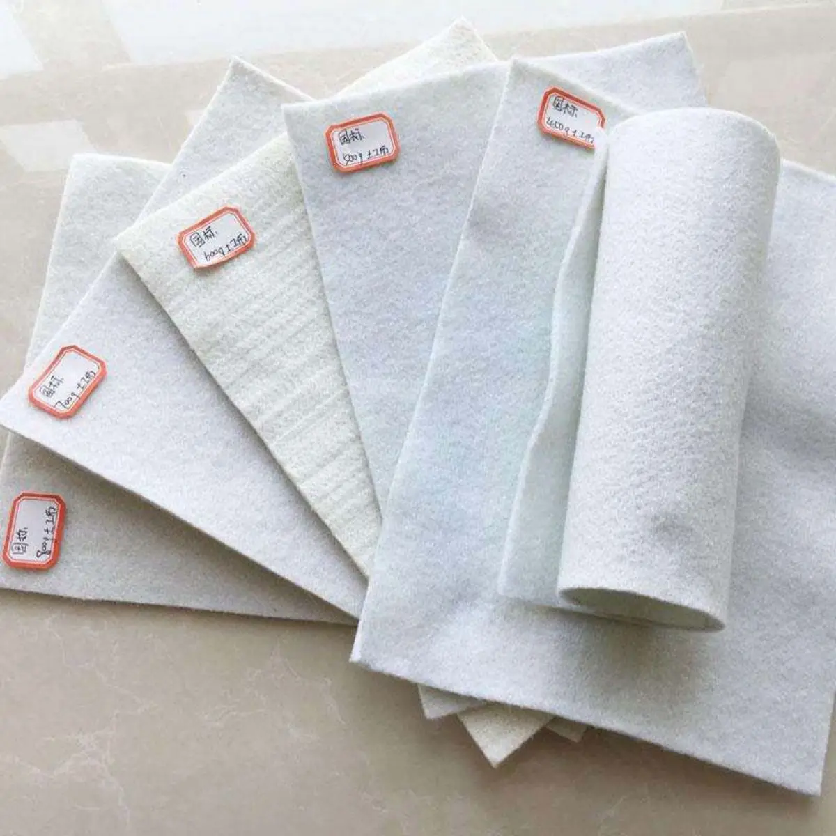 300GSM Pet Long Fiber Geotextile Applying in The Road Constructions