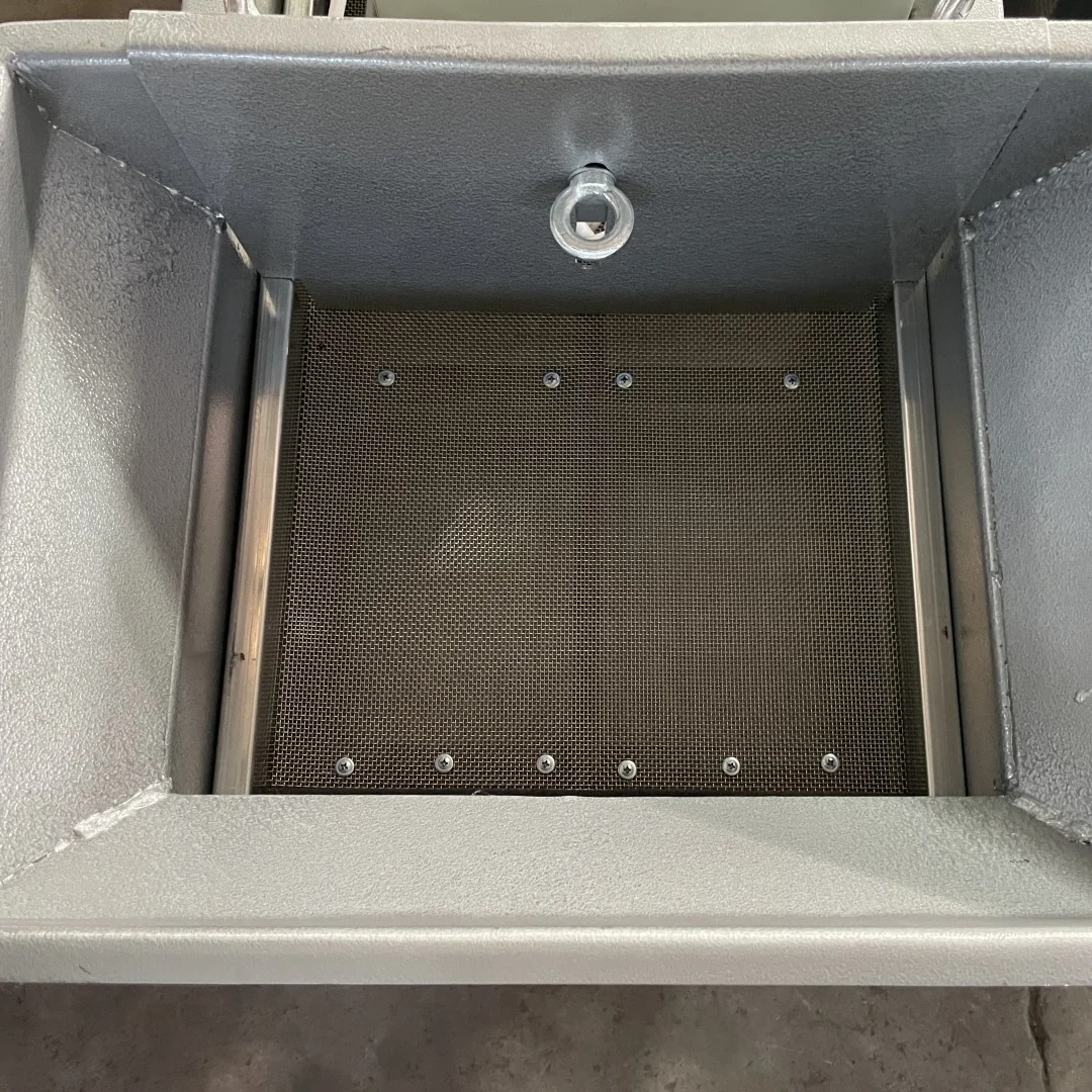 Hot Sale Linear Vibrating Sieve Machine with Motor for Grain Sorting Sifting Screen Equipment