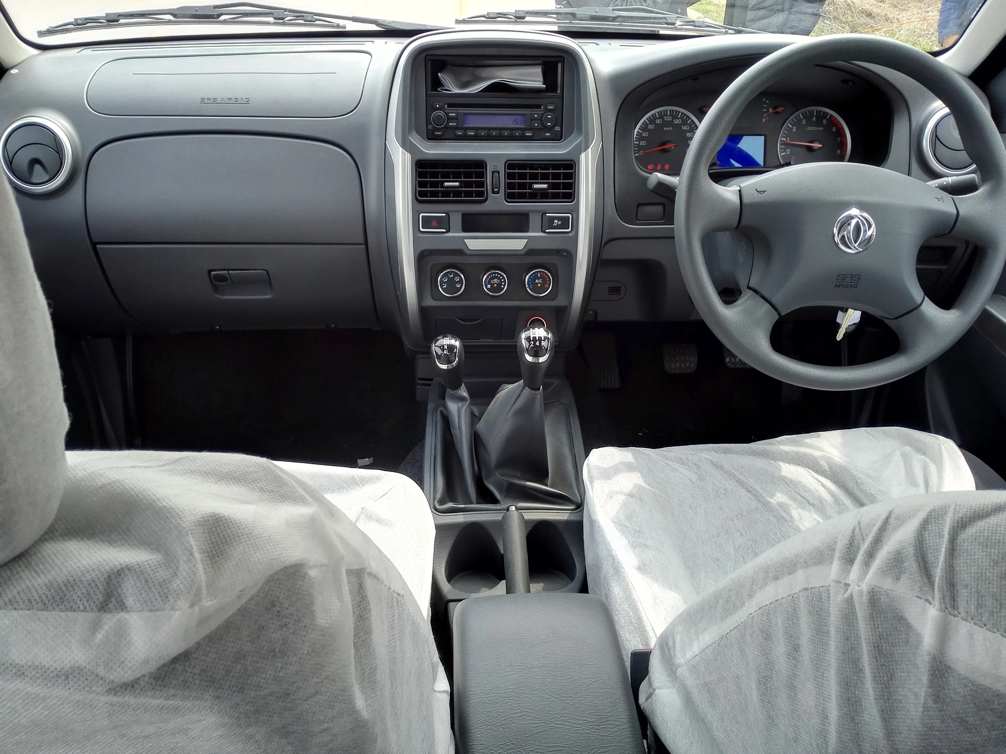Dongfeng right hand drive pickup truck with mini pickup truck good quality for export 85/128