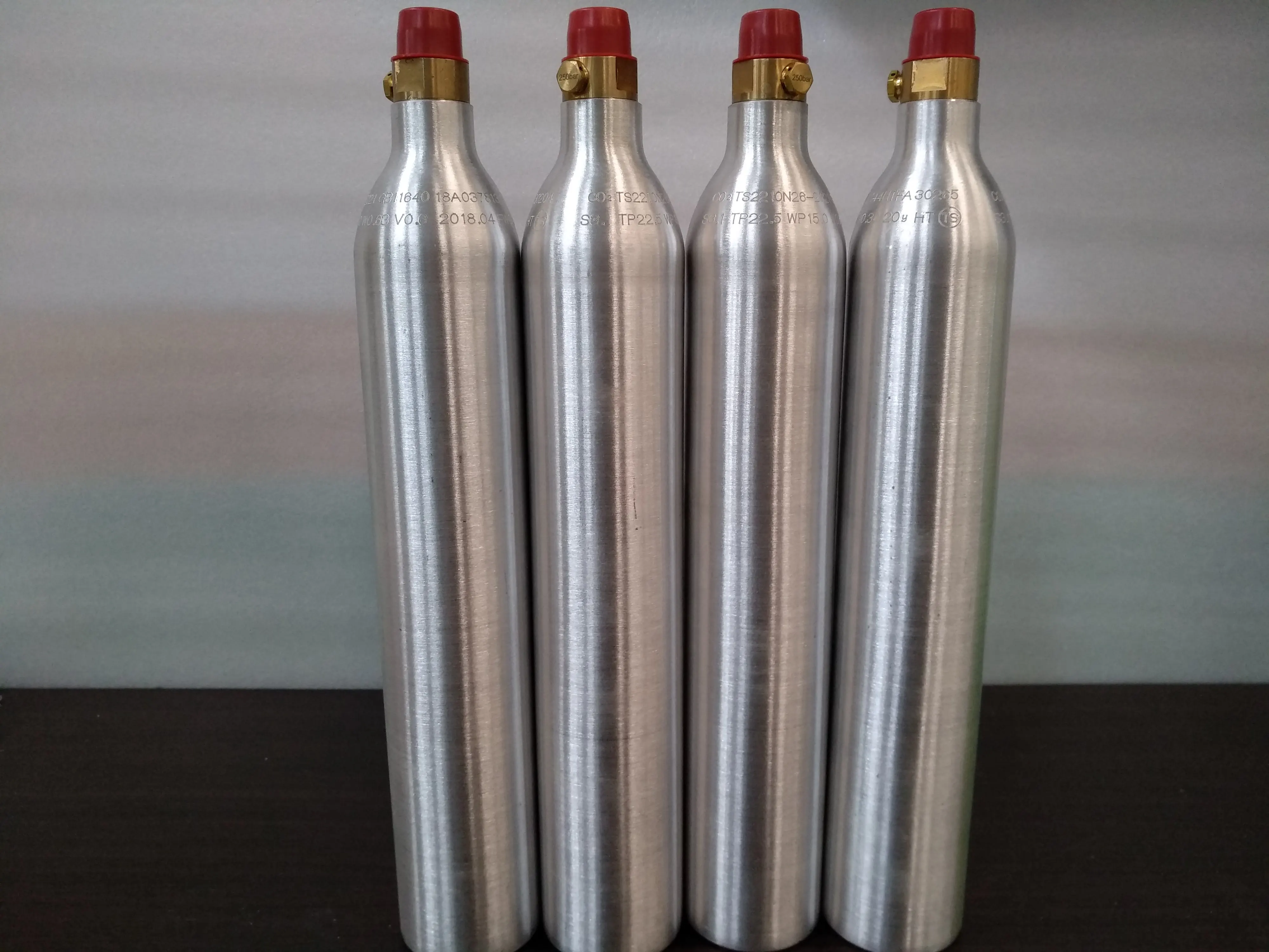 CO2 gas cylinder for Soda maker 0.6L CO2 cylinders for Soda Beverage Dispenser Sparkling Drinking Soda Water Maker