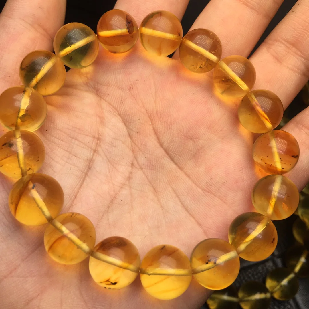 Factory outlet natural natural Every one of them contains worms Collection level insect amber