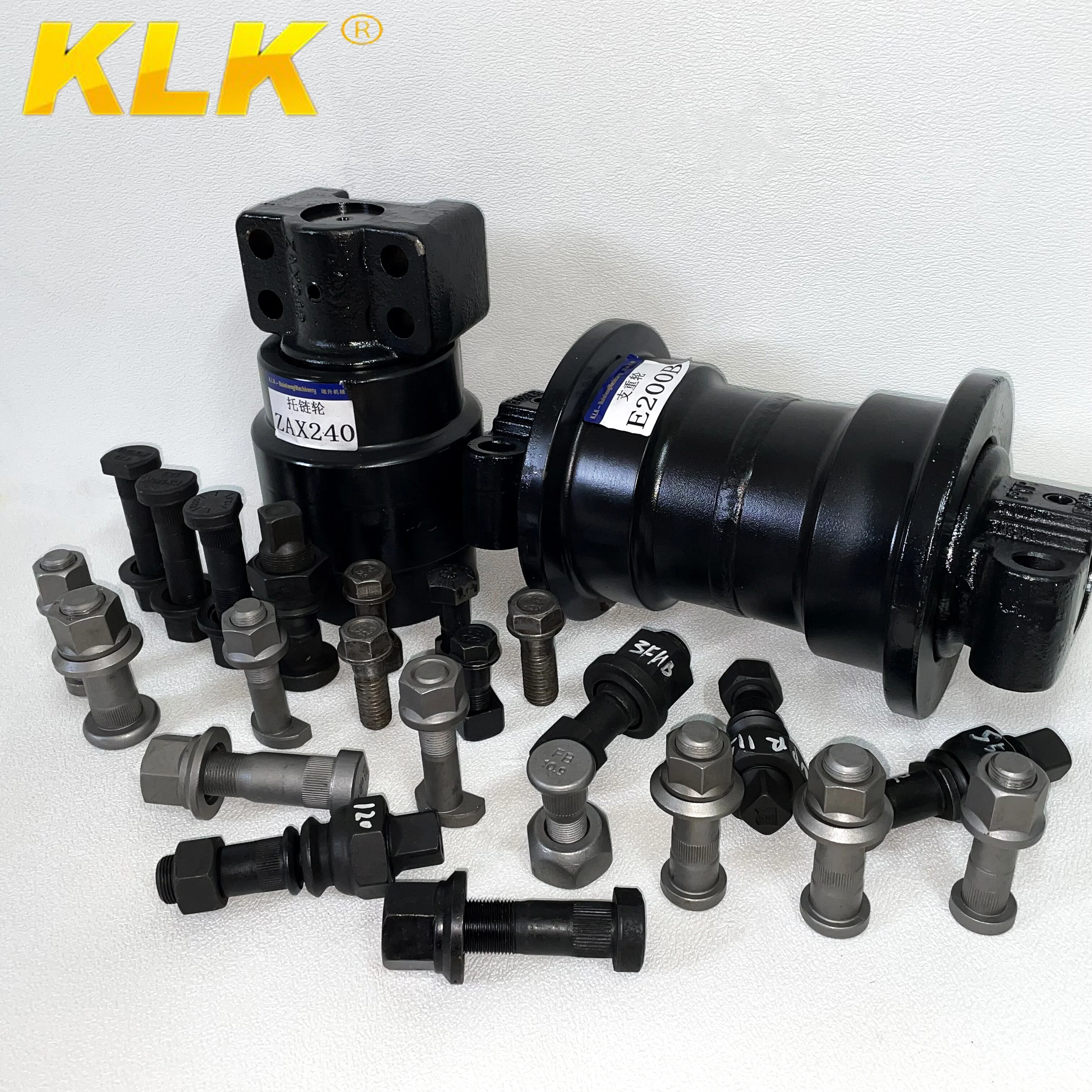 Factory Direct Excavator Track roller Bolt for Doosan solar sv55