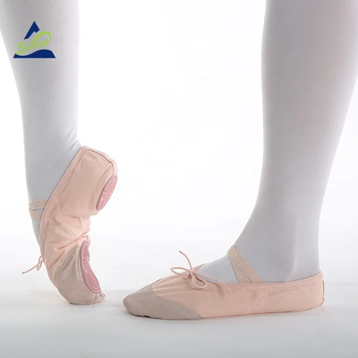 
2020 top class and high quality professional canvas soft bottom cat claw ballet shoes for girls with customized style 