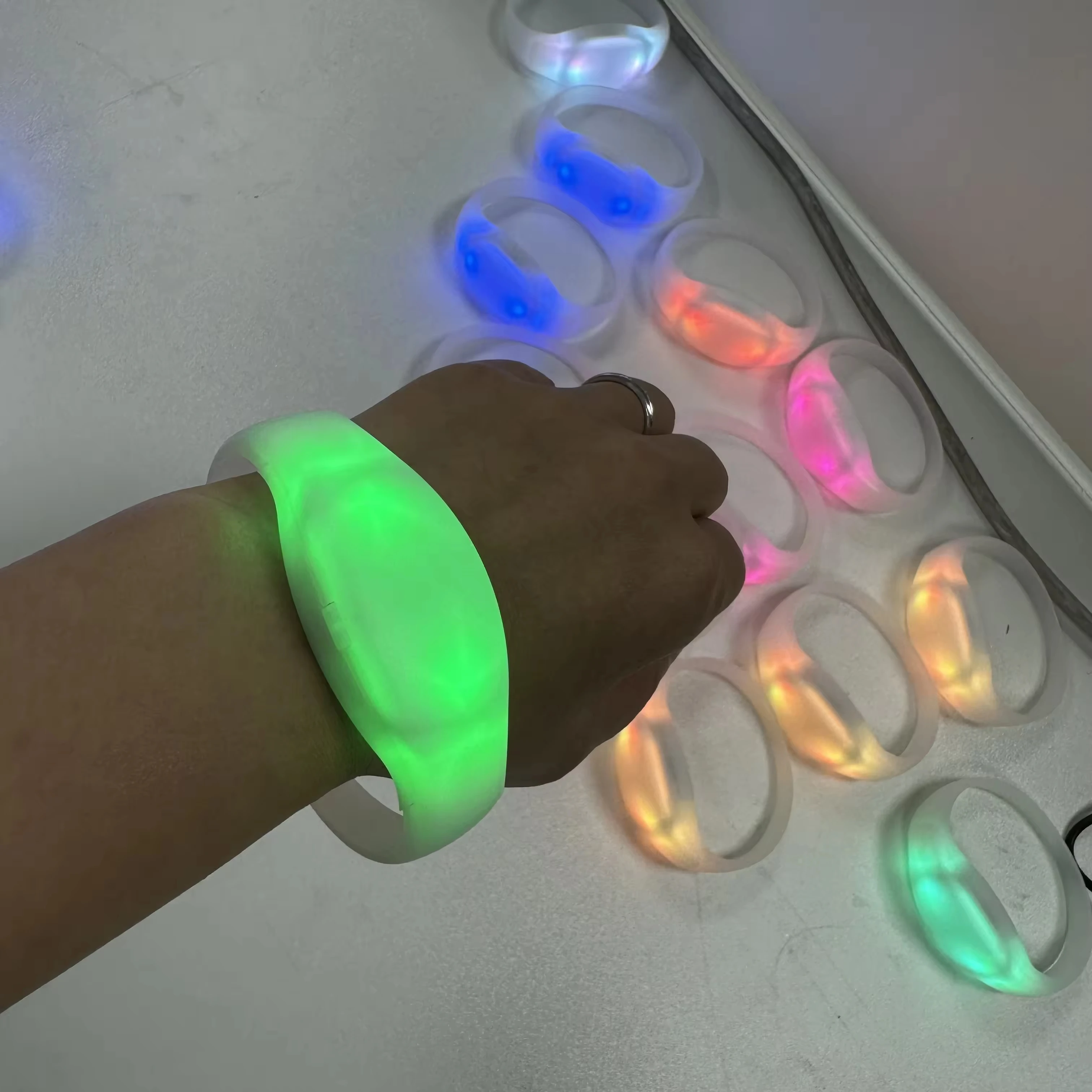 Custom Logo Flashing Remote Controlled Light up Glow Led Party Bracelet DMX Control LED Wristbands for Event
