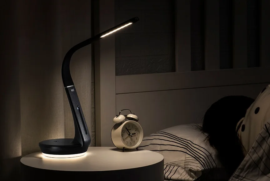 Indoor Lighting Flexible Arm Desk Lamp Digital Alarm Clock Table Light Wireless Chargering Table Lamp for Living Room