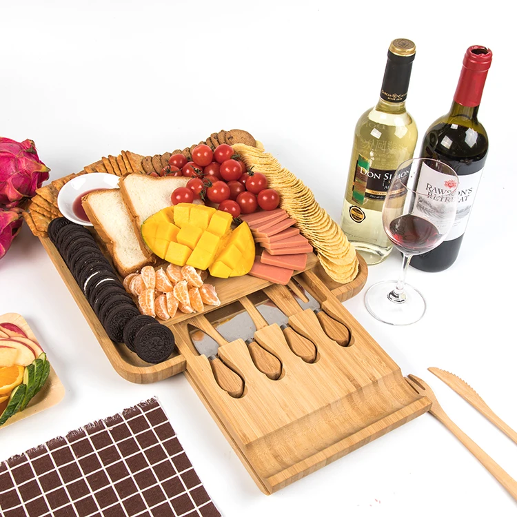 Пользовательский измельчитель колбасы, Сервировочные ящики, Бамбуковая тарелка, разделочные доски для сыра, подарочный набор с подносом для ножей и столовых приборов