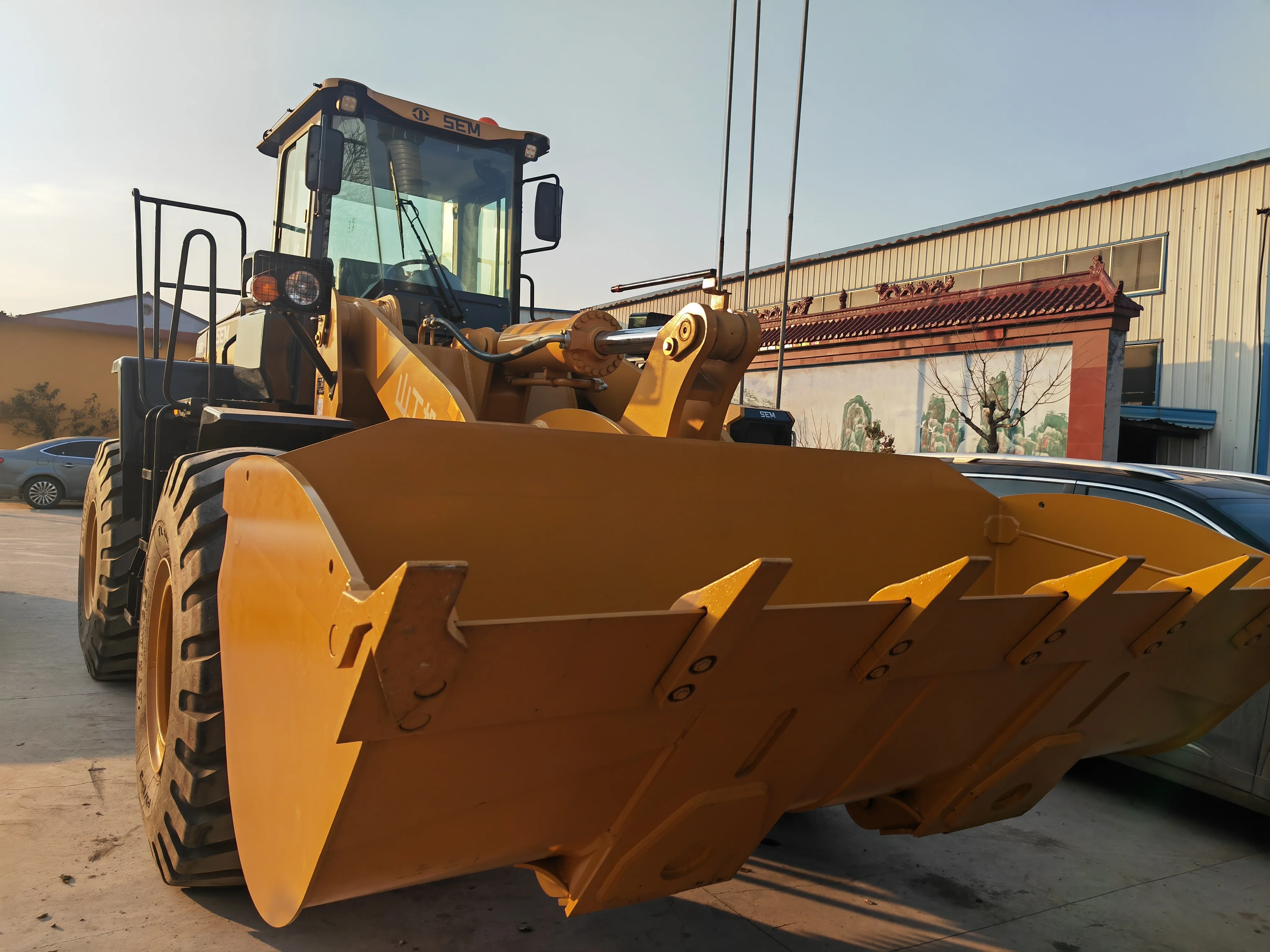 Chinese Famous Brand SEM656D 5 tons Wheel Tractor Loader