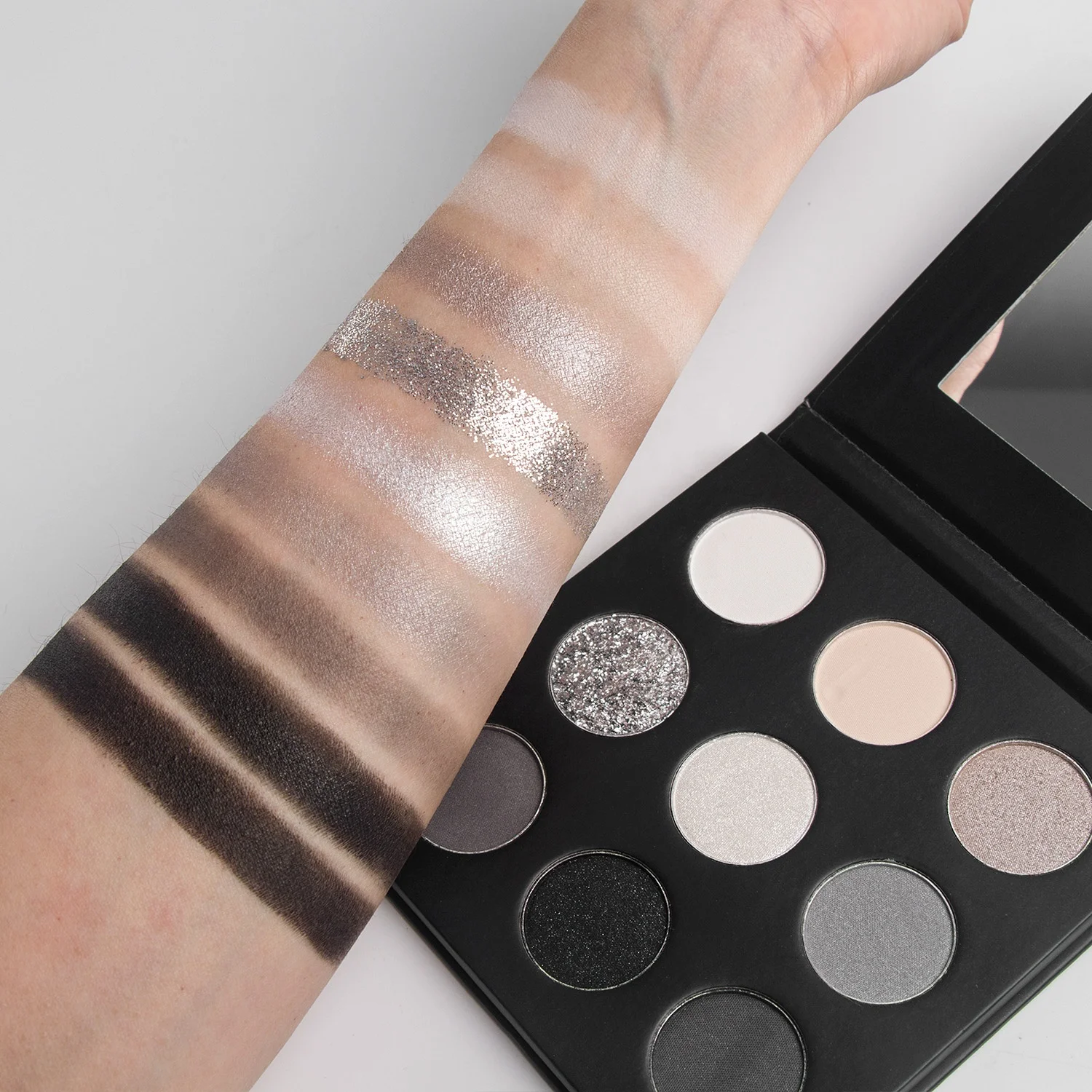 Best Sale Glitter Eyeshadow Palette Cosmetic Water Proof Smoky Eye Neutral 9 Colors Matte Makeup Eyeshadow Palette Wholesale