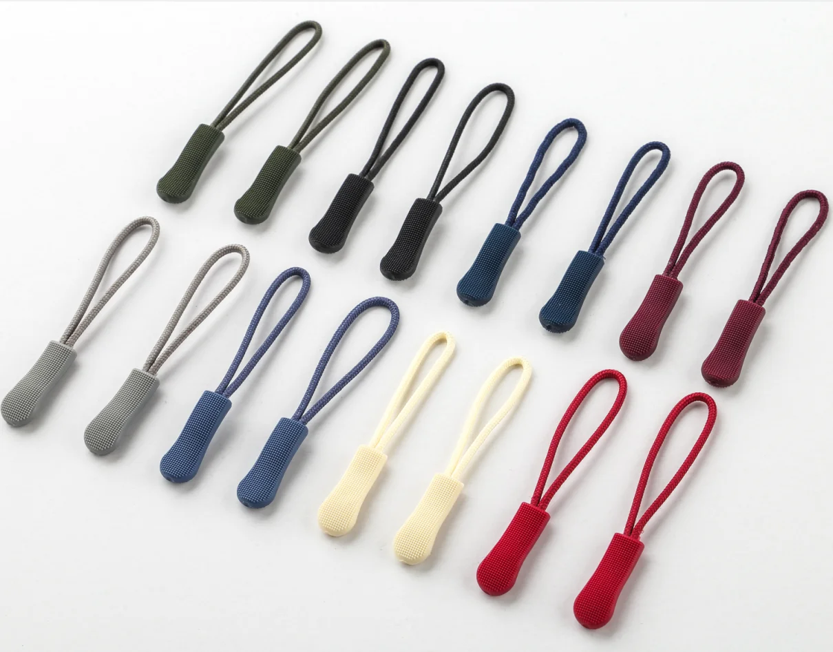 Custom 2022 new fashion rubber zipper  puller cheap and durable zipper slider