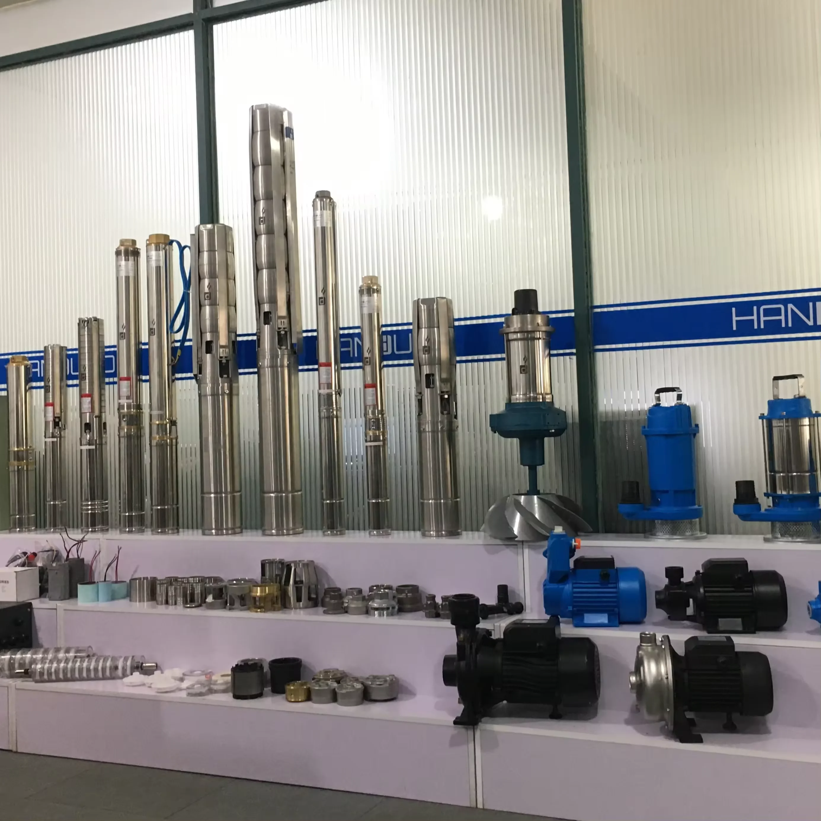7.5HP 65m3/h Solar Water Pumps 5.5KW Submersible Pump 60M Inverter Controller Agriculture Farm Irrigation For Watering
