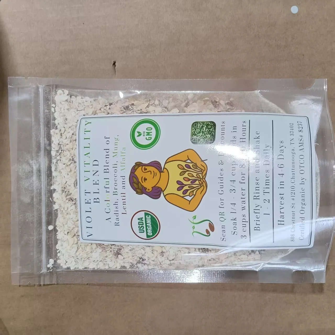 Экологичная клейкая этикетка для пищевых продуктов с глянцевой ламинацией из БОПП ПЭ ПВХ печатью CMYK и горячим тиснением золотой фольгой на заказ косметики