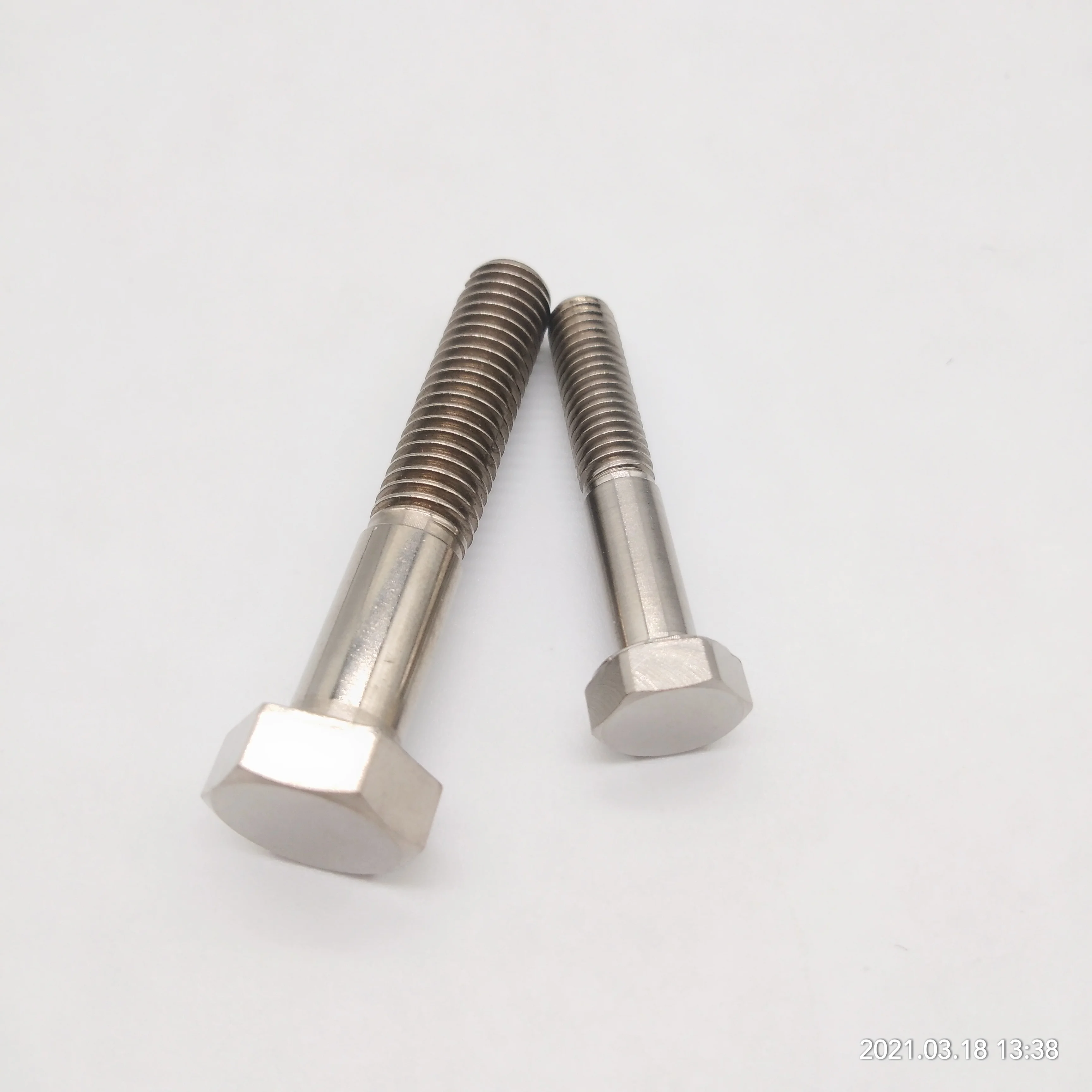 Chinese Factory Price Fastener Hardware Grade 8.8 Stainless Steel Carbon Steel DIN931 DIN933 Hex Head Nut and Bolt
