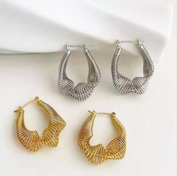 Barlaycs 2021 Fine Jewelry Minimalist Designer 18k Gold Plated Twist Hollow Snake Chain Small Huggies Fancy Hoop Earrings