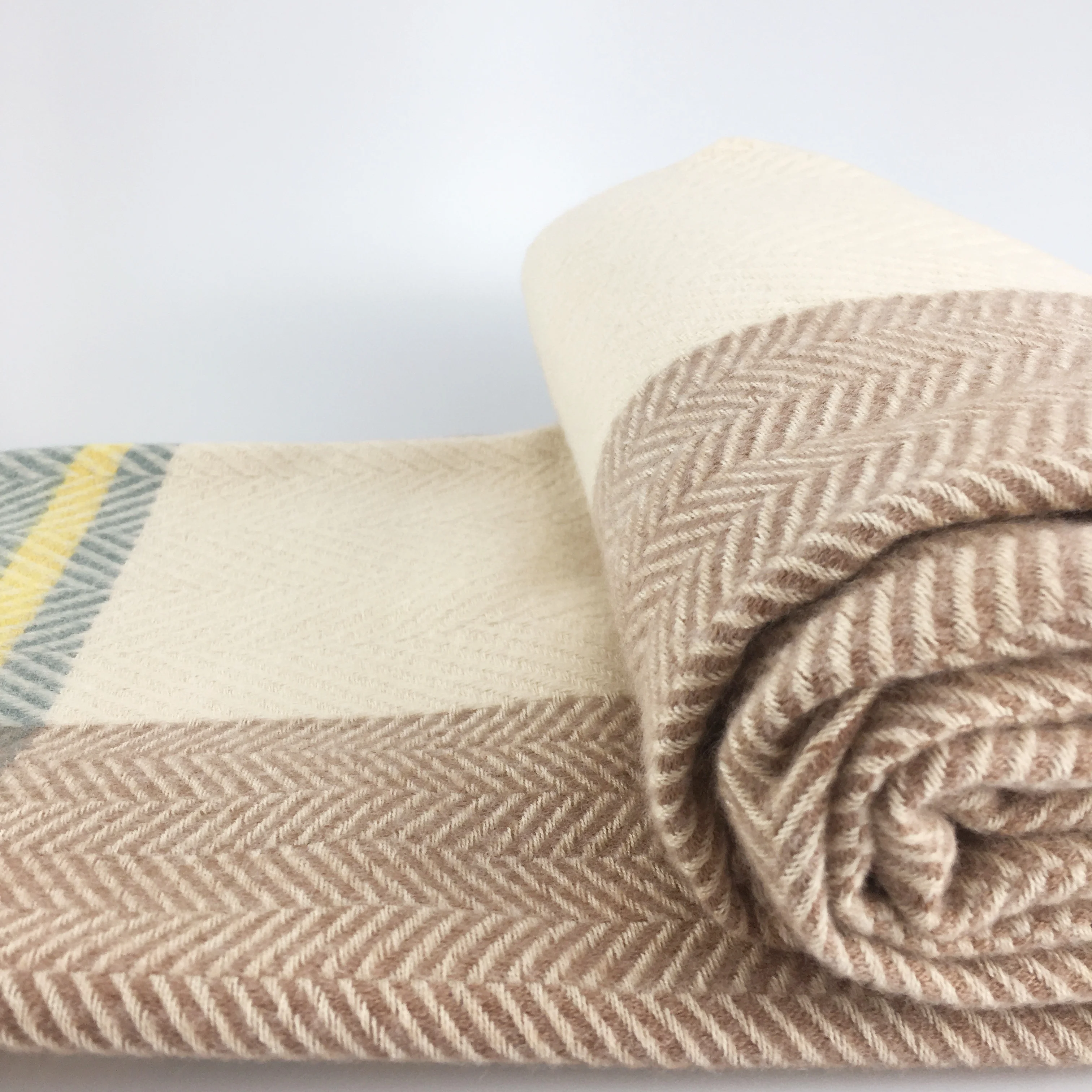 2024 New arrival Ladies Soft Plush Pompom Scarves Shawls Wholesale Winter Warm Women Korean fashion female Scarf For Girls