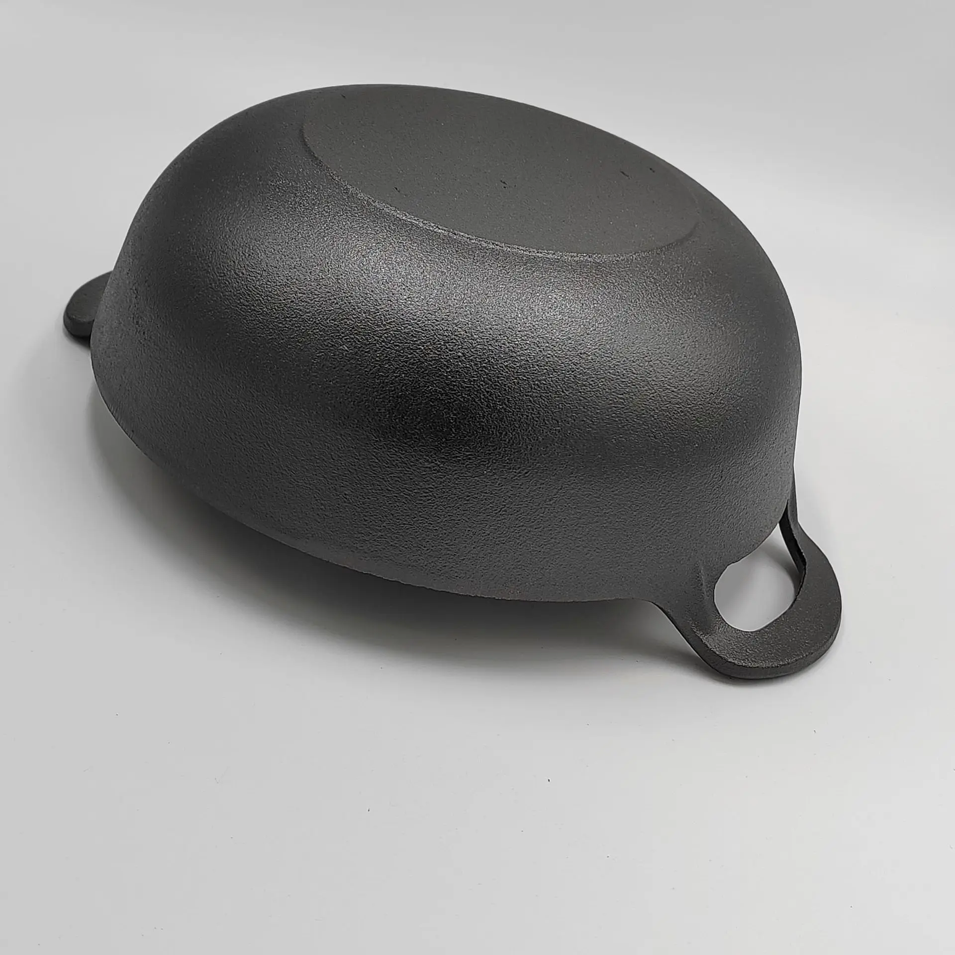 2022 new kitchenware fashionable color enamel cast iron wok for home use