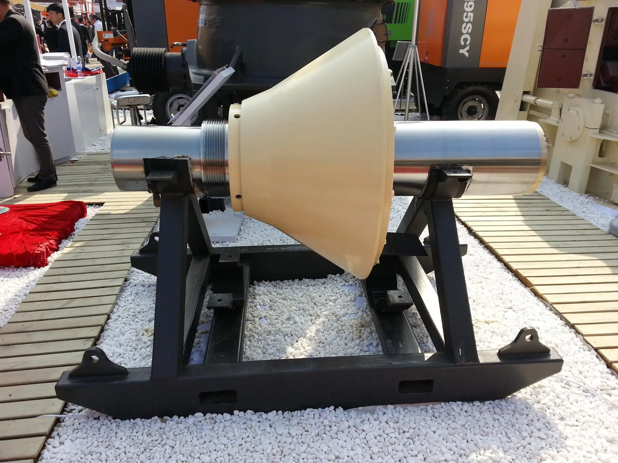 Spare Parts Main Shaft Assembly 936406 for Gp Series Cone Crusher