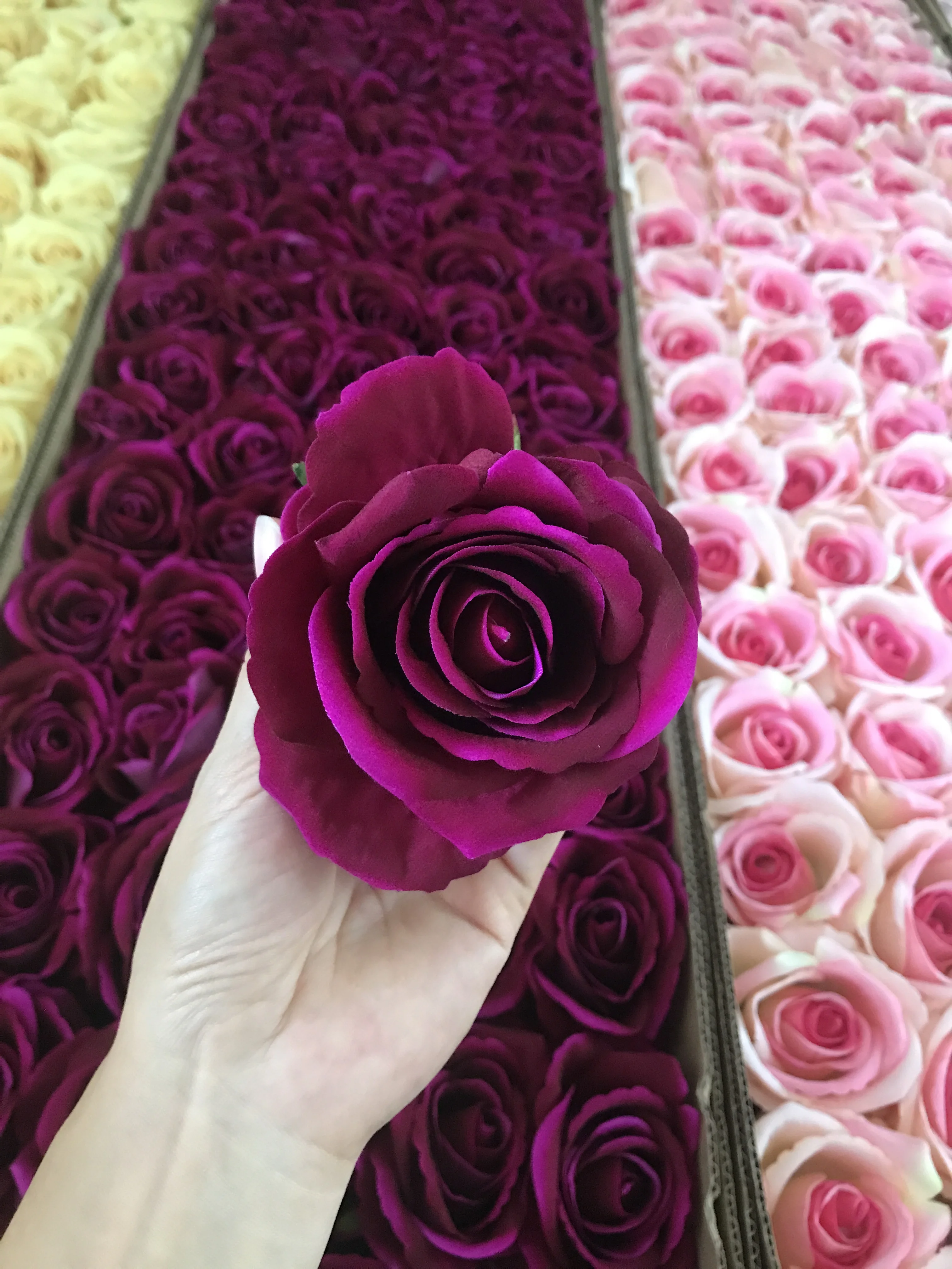 Flores Artificiales Al Por mayor Искусственные цветы натуральные красные розы искусственные оптом для прополки украшения комнаты