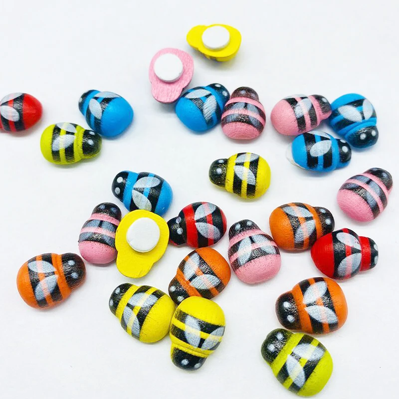 Wooden colorful bee patch handmade decorative for kids mix color bee small red ladybug painted wood material for decoration