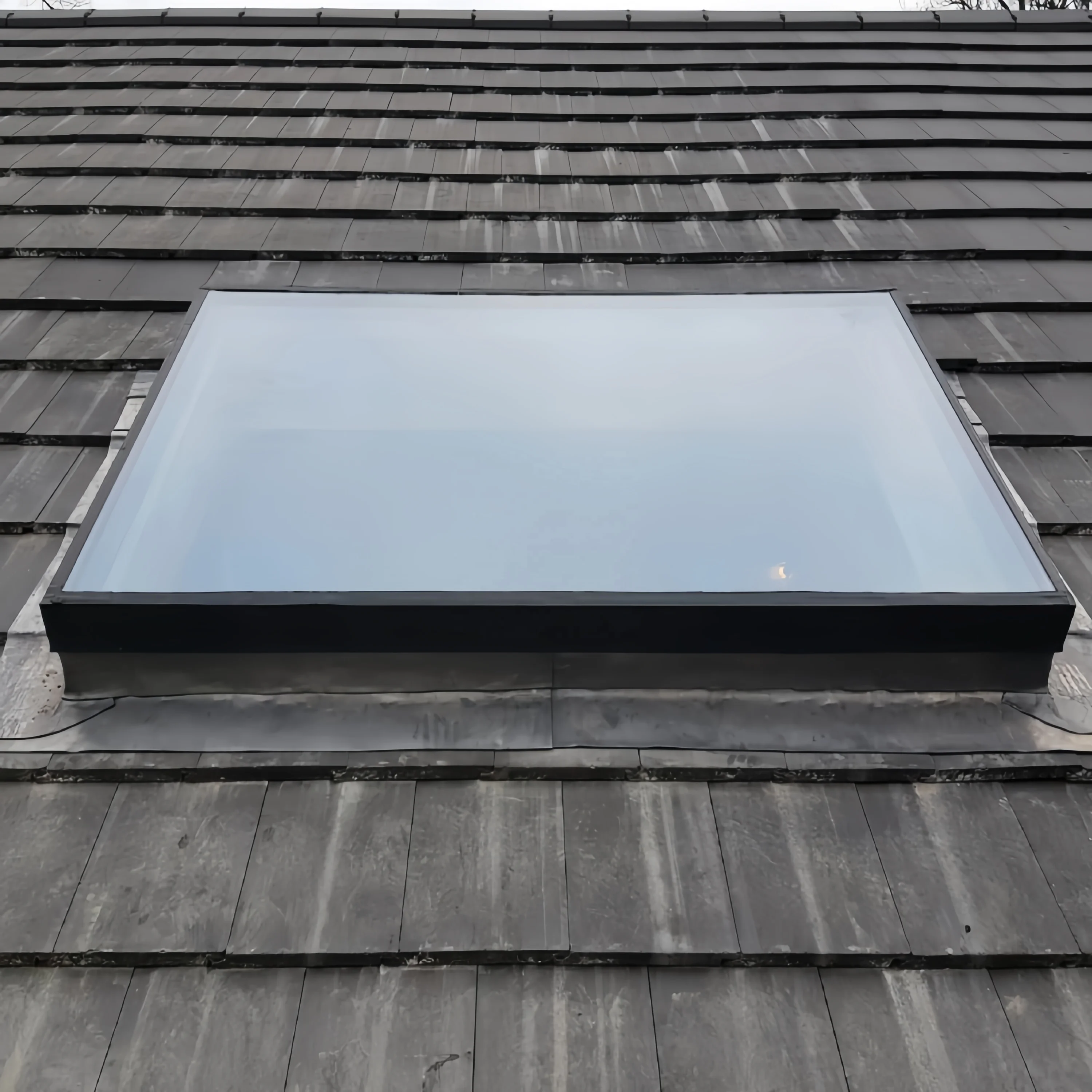 Customized Wholesale aluminum alloy smart skylight tempered glass horizontal electric blinds motorized roof skylight window