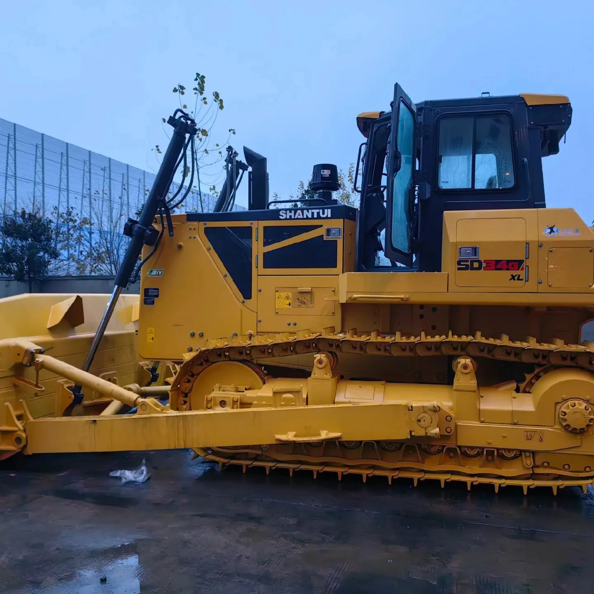 SHANTUI New 340HP Hydraulic Bulldozer SD34 Meet Diverse Working Conditions