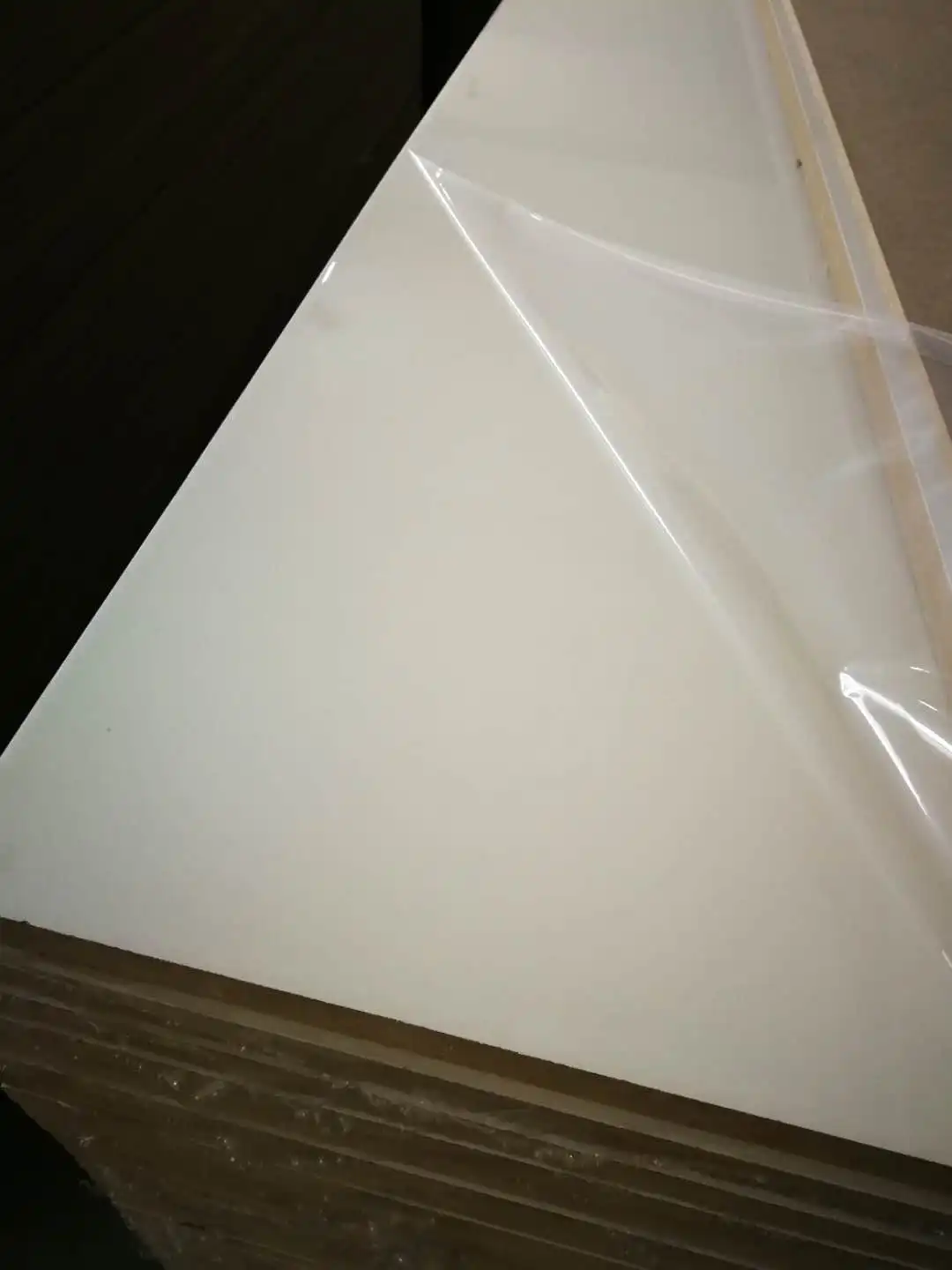 High Quality Furniture Grade High Gloss Both Side White UV glossy Melamine board Plywood /MDF Board cheap price