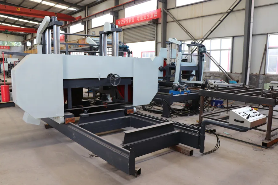 Machine Working With Feed China Wood Cutting Industrial Sawmill Woodworking Horizontal Band Saw