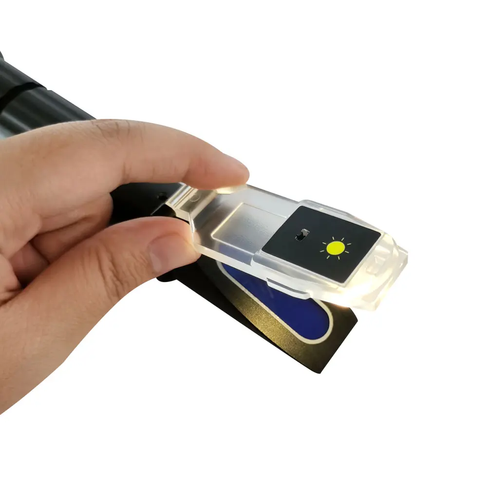 Hand Brix Refractometer 0-10% Brix Refractive Index with LED light