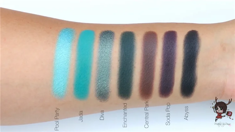 Private Label Makeup Palette 35 Color Eyeshadow Palette with Cardboard packaging