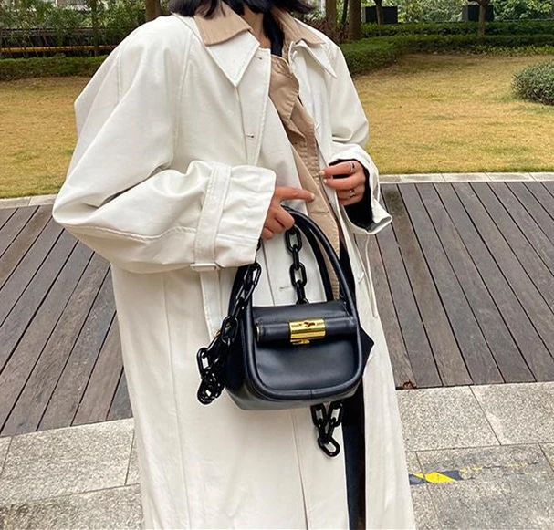 2021 New simple European and American chic design double handle gold buckle handbag woman one-shoulder cross-body bag for woman