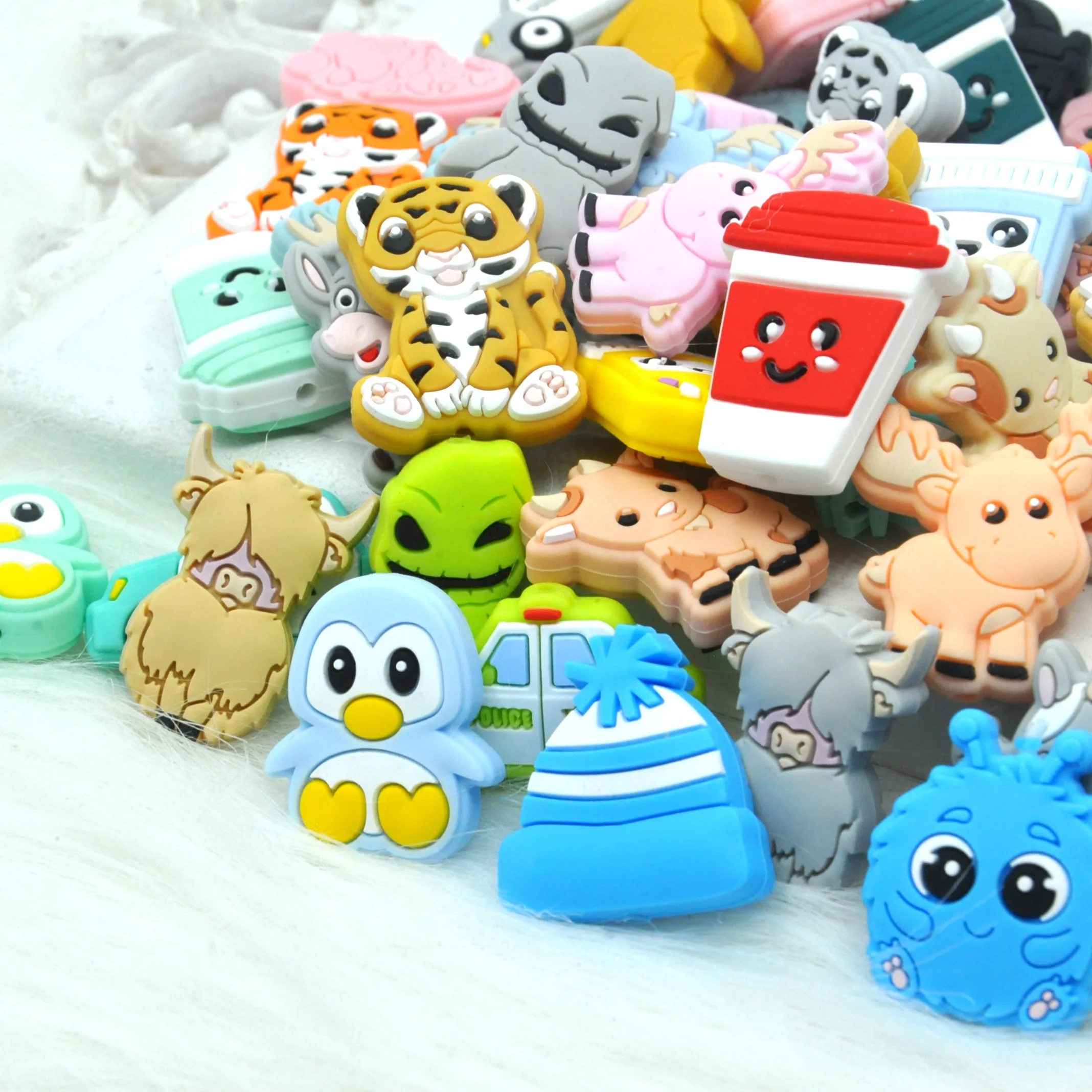 Best selling Funny diy keychain brand designer logo animal silicone focal beads for pens focal beads