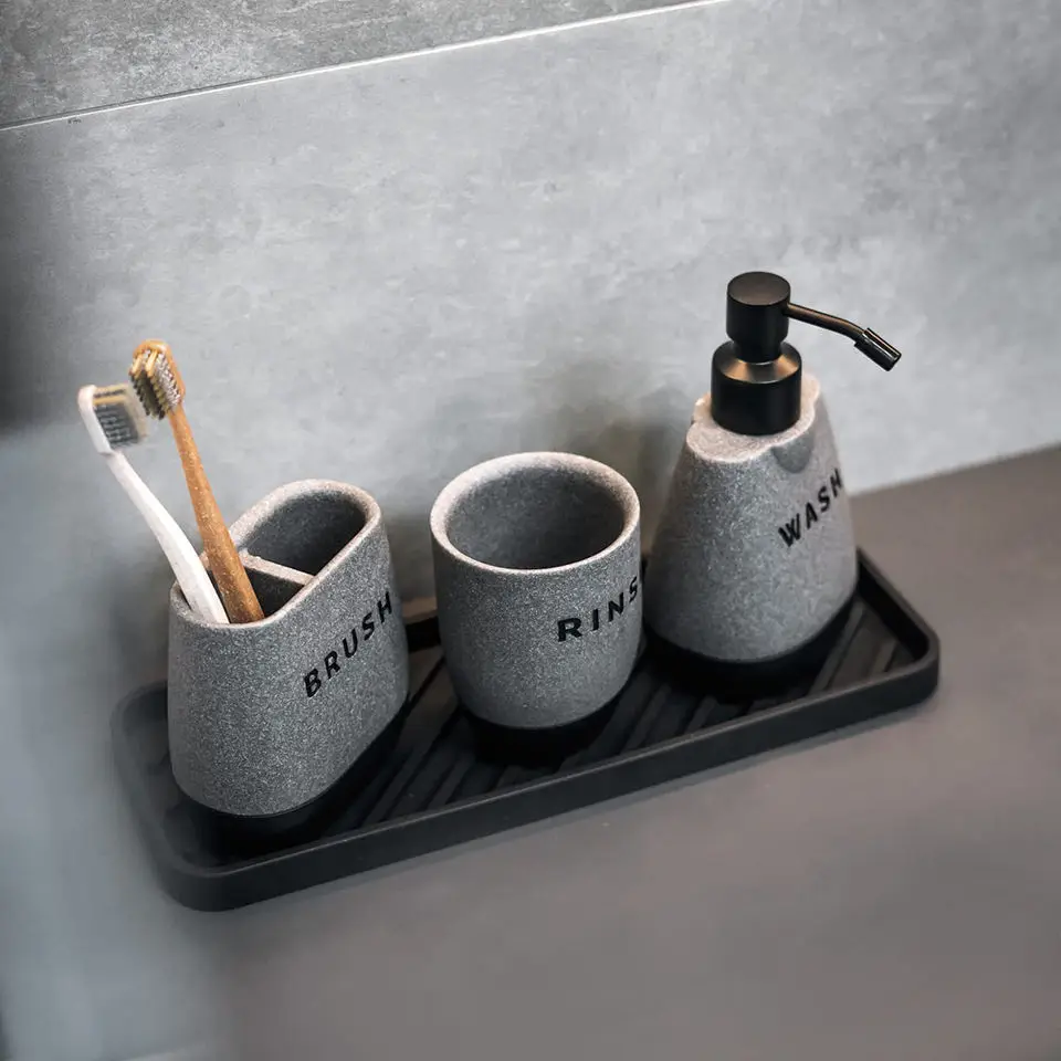 Foam Soap Dispenser Matt Black Polyresin Bathroom Accessories Sets Bath Resin with Wood Liner Custom Hotel Home 6 PCS Cosmetic