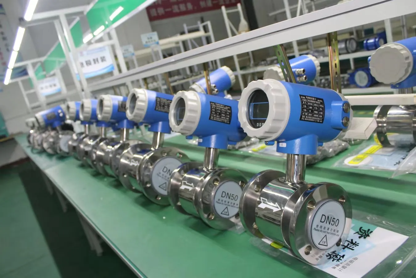 Thermal gas mass flowmeter